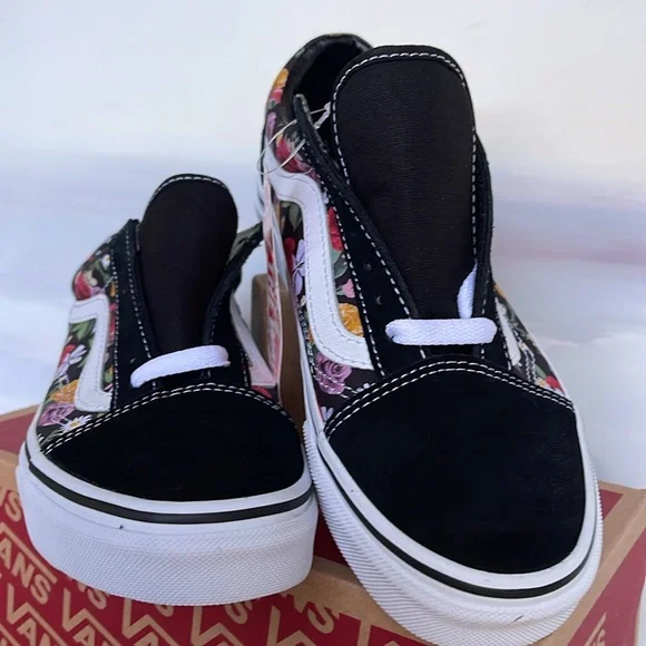 Vans WMNS Old Skool
(Lux Floral) Digi Floral/
VN0A38G1U5H
Sneakers - Picture 6 of 16